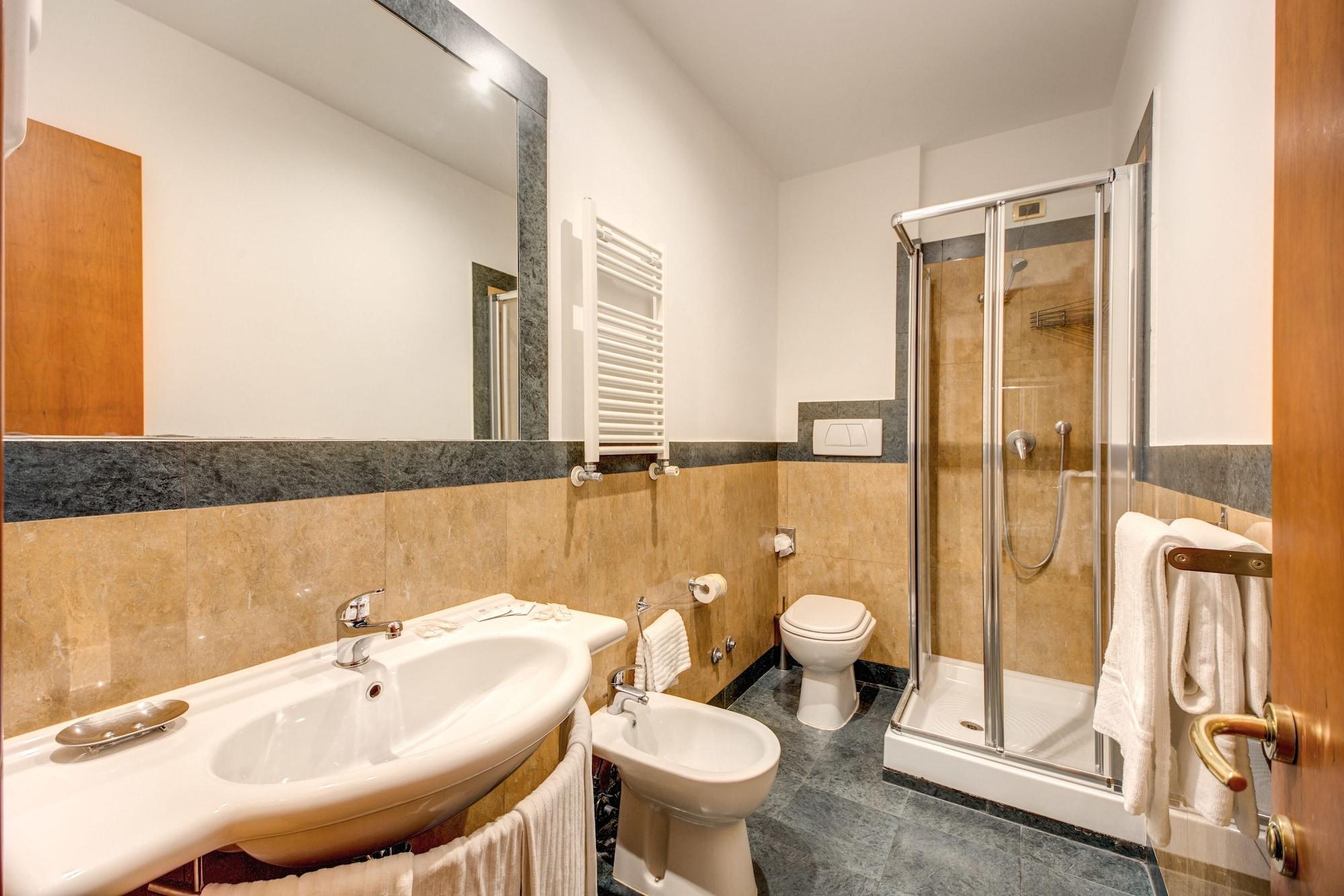 Hotel Romoli 3*