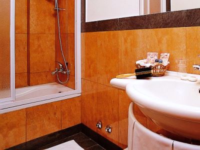 Hotel Romoli 3*